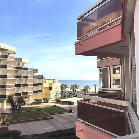 Appartement Vue Mer. Calme Et Idéalement Situé