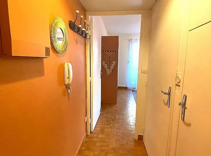 Vue Mer. Calme Et Idealement Situe *